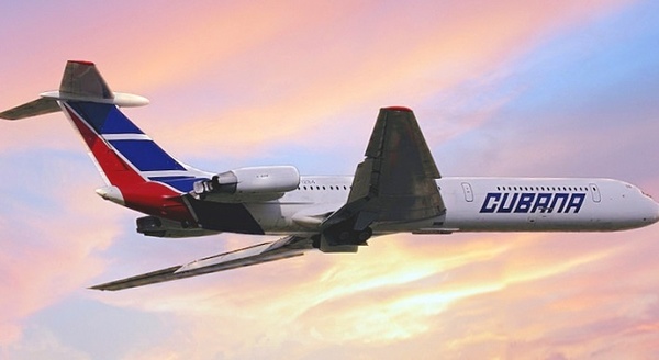 Cuba informa a aerolíneas que no tendrá combustible para aviones durante un mes