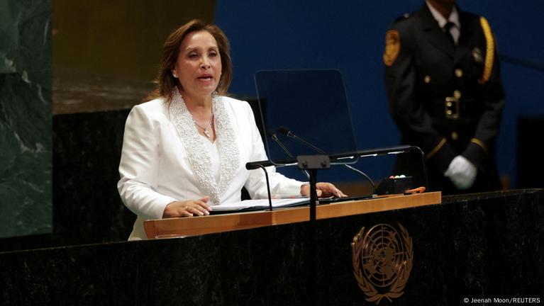 Perú destituye a su primer presidente mujer bajo un proceso político acelerado y un descontento social rotundo; otro año sin posibilidad electoral