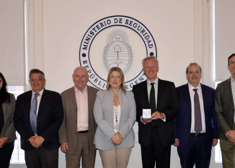 Argentina y el Reino Unido se alían contra el crimen organizado