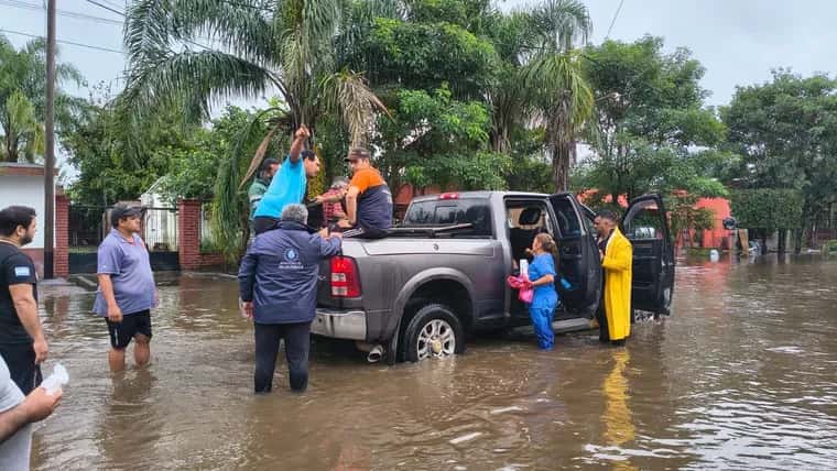 Graves inundaciones en Tucumán: cerca de 10.000 evacuados y familias que perdieron todo tras el temporal
